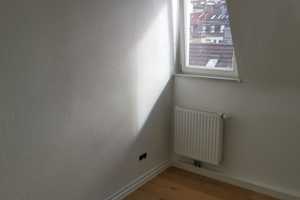 Stilvolle 3-Zimmer-Dachgeschosswohnung mit Einbauküche in Stuttgart – Nikolausstr. 2, 70190 Stuttgart – Vorschaubild 6