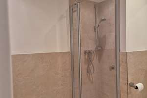 ++ Exklusive 3 Zi. Whg mit Parkettboden und Aufzug // Bad mit Wanne und Dusche ++ – Die vollständige Adresse der Immobilie erhältst du vom Anbieter., 4317 Reudnitz-Thonberg, Leipzig – Vorschaubild 5