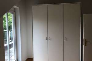 Lichtdurchflutete 3-Zi. Dachgeschoss-Wohnung mit Balkon in schöner Lage über dem Herzogpark – Wahnfriedallee 1a, 81925 Herzogpark, München – Vorschaubild 9