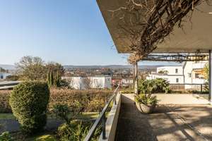 *Paul & Partner* TRAUMHAFTER PANORAMABLICK IN DEN TAUNUS! EXKLUSIVES DESIGNERHAUS IN TOP LAGE! – Die vollständige Adresse der Immobilie erhältst du vom Anbieter., 65191 Südost, Wiesbaden – Vorschaubild 1