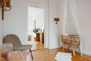 Sonnig. Saniert. Bezugsfrei. Mitten in der Stadt. Altbau in der Maxvorstadt: 3-Zimmer mit Balkon – Schellingstraße 32, 80799 Universität, München – Vorschaubild 11