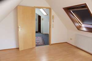 Gemütliches 1 Zi.-Studentenappartement, Küche teilmöbliert, mit sehr guter Anbindung an den ÖPNV – Die vollständige Adresse der Immobilie erhältst du vom Anbieter., 53127 Lengsdorf, Bonn – Vorschaubild 2