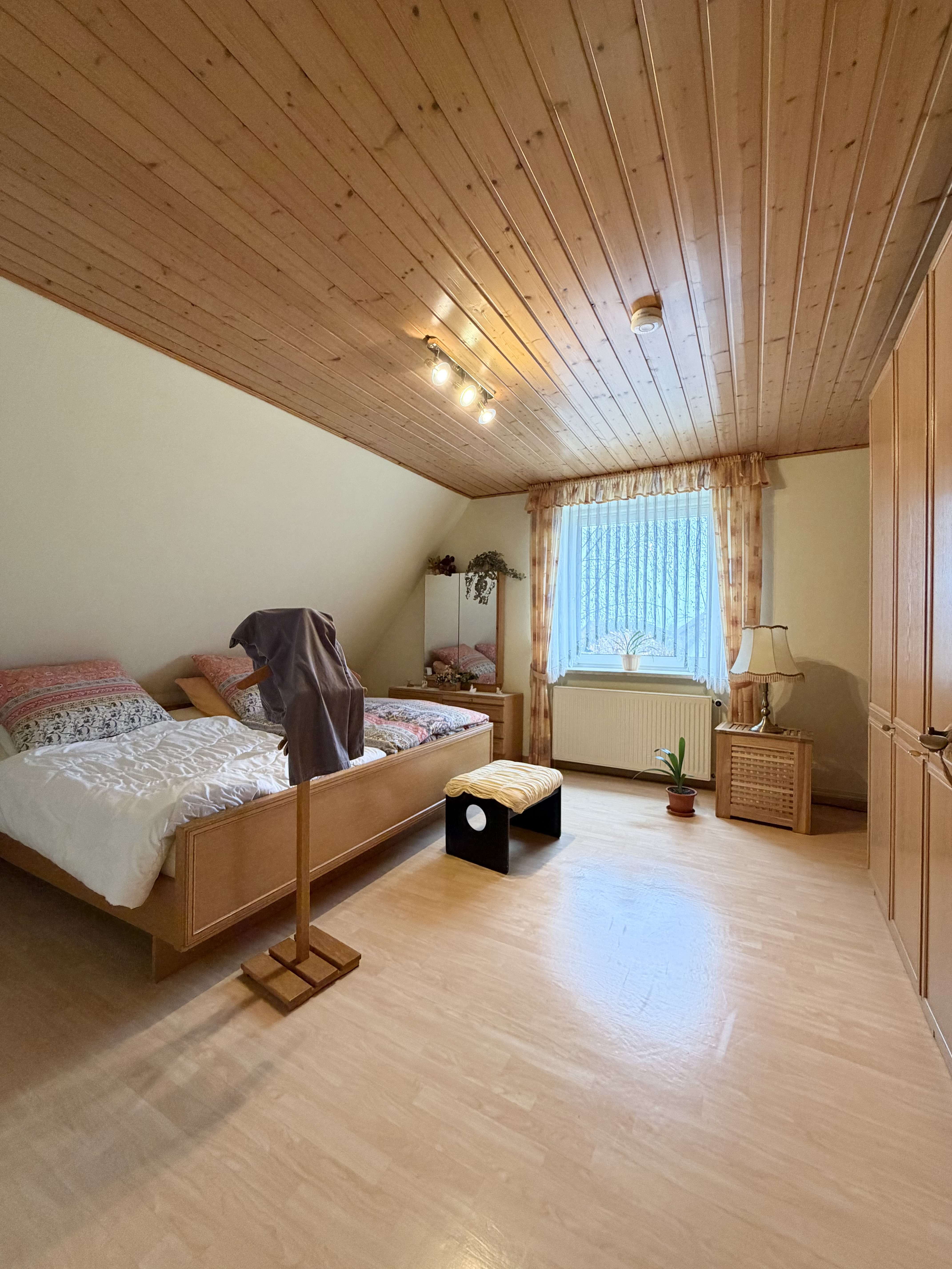 Immobilie in Leiferde - Teilvermietetes Zweifamilienhaus mit riesigem Grundstück - Bebauung möglich! - Bild 4