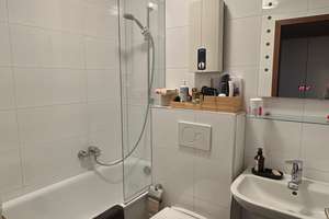 Möblierte Stilvolle 2-Zimmer-Wohnung & Balkon in Düsseldorf mit Einbauküche