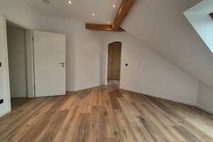 Wohnen über den Dächern – Exklusive 4-Zimmer-Wohnung mit traumhafter Terrasse – Hofmannstr. 48a, 91052 Stubenloh, Erlangen – Vorschaubild 12
