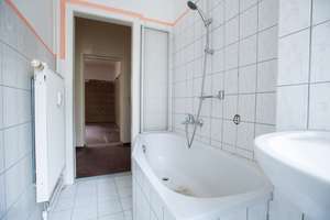 Do it yourself: Handwerker-Wohnung – 3 Zimmer – mit Balkon, Badewanne und Tageslichtbad – Holteistraße 5, 10245 Friedrichshain, Berlin – Vorschaubild 5