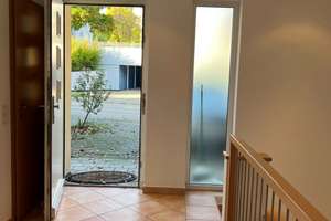 Wunderschöne, großzügige 5,5-ZW / Haus mit Garten, 2 Stellpl., 2 Bädern, Gäste-WC, EBK, bezugsfrei – Aichtalstr. x, 71088 Holzgerlingen – Vorschaubild 2