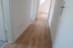 Ansprechende 3-Raum-Dachgeschosswohnung mit Einbauküche, Erstbezug nach Sanierung – Sülmerstr 53, 74072 Heilbronn – Vorschaubild 5