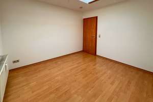 Großzügige 3-Zimmer-Dachgeschosswohnung mit Balkon in Magdeburg-Sudenburg  – Heidestraße  18, 39112 Sudenburg, Magdeburg – Vorschaubild 8
