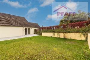 Zuhause ankommen in Gailingen! Zweifamilienhaus mit schönem Garten, Garage und vielen Möglichkeiten – Die vollständige Adresse der Immobilie erhältst du vom Anbieter., 78262 Gailingen am Hochrhein – Vorschaubild 1