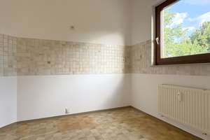 Großzügige 4,5-Zimmer-Wohnung mit Balkon in beliebter Wohnlage von Villingen-Schwenningen – Wilstorfstraße 42, 78050 Villingen, Villingen-Schwenningen – Vorschaubild 4