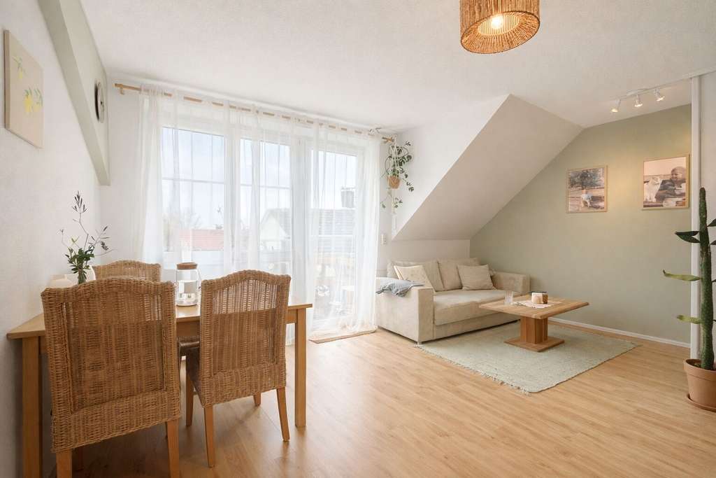 Immobilie in Dinkelscherben - Kapitalanlage mit Mehrwert! 
2-Zimmer-Maisonette + ausgebauter Dachspitz, Garage & Garten-Mitnutzun - Bild 0