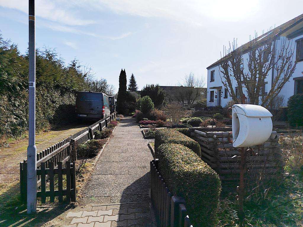 Immobilie in Lüchow - Reihenmittelhaus mit kleiner Gartenparzelle, Terrasse & Loggia in ruhiger Wohngegend von Lüchow - Bild 1
