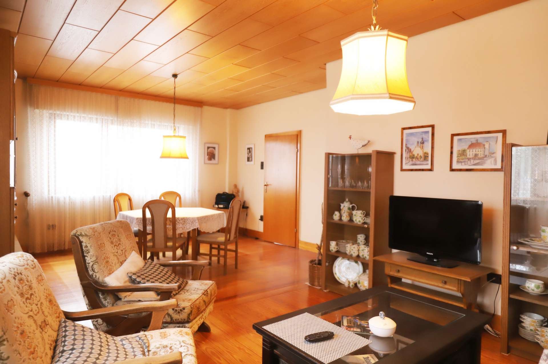 Immobilie in Sandhausen - Einfamilienhaus in Sandhausen mit großem Grundstück, Garage & Nebengebäude - Bild 2