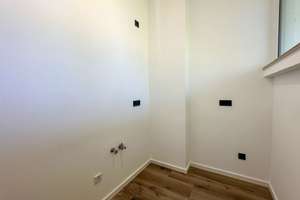 Erstbezug nach hochwertiger Sanierung - Apartment in Oberkassel mit EBK, Loggia & direkter Rheinnähe – Die vollständige Adresse der Immobilie erhältst du vom Anbieter., 40545 Oberkassel, Düsseldorf – Vorschaubild 8