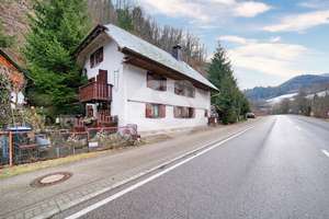 Zwischen Schwarzwald und Freiburg – Grundstück mit  Altbestand – Die vollständige Adresse der Immobilie erhältst du vom Anbieter., 79256 Buchenbach – Vorschaubild 1