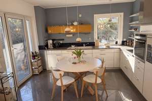 Lichtdurchflutete Maisonette-Wohnung  mit Gartenidylle / provisionsfrei