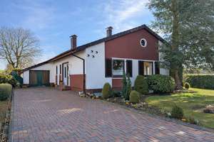 "Ein Zuhause für Heute und Morgen – Bungalow mit viel Raum zur Entfaltung!" – Die vollständige Adresse der Immobilie erhältst du vom Anbieter., 32609 Hüllhorst – Vorschaubild 1