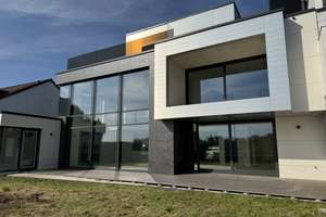 Moderne Architektenvilla mit traumhaftem Rheinblick