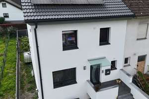 Zertifiziertes Energieeffizienzhaus als Reihenendhaus mit Garten zentral in Schopfheim gelegen – Die vollständige Adresse der Immobilie erhältst du vom Anbieter., 79650 Schopfheim – Vorschaubild 2