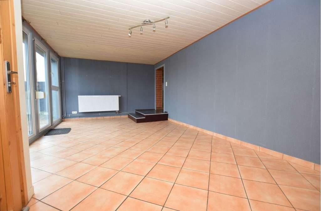 Immobilie in Wolsdorf - Große, helle Doppelhaushälfte mit 7 Zimmern, Einbauküche, schönem Garten + Terrasse ... - Bild 3