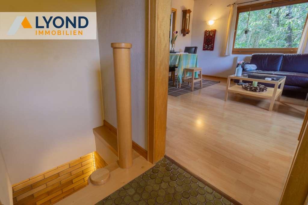 Immobilie in Vöhl - Etwas Ruhe ? Charmantes Haus mit Balkon, Terrasse und Garten nähe Edersee zu verkaufen! - Bild 1