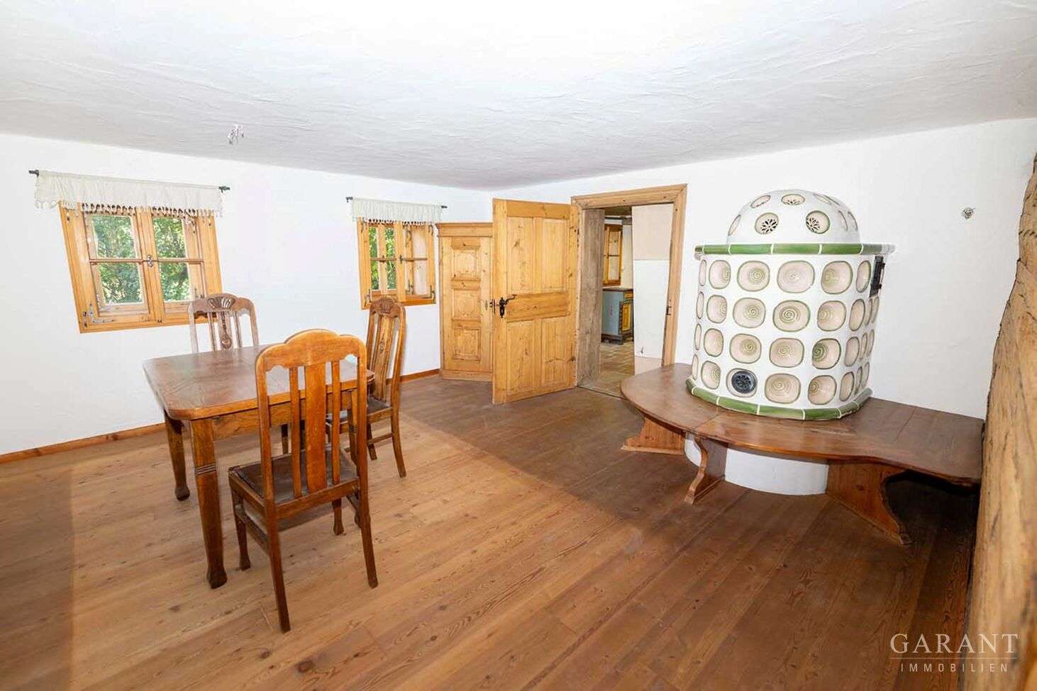 Immobilie in Saaldorf-Surheim - Historisches Bauernhaus mit Ausbauchance: Viel Platz zum Wohnen, Arbeiten und Wachsen - Bild 0