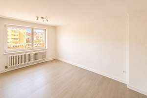 Helle 3-Zimmer-Wohnung – Holtenauer Straße / Arkaden / Brunswik, 3. OG, EBK, Tageslichtbad, Garten – Die vollständige Adresse der Immobilie erhältst du vom Anbieter., 24105 Brunswik, Kiel – Vorschaubild 5
