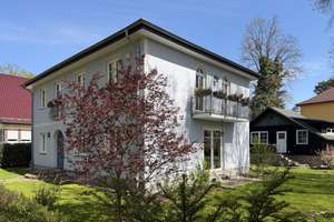 Repräsentatives Haus für die große Familie, weitläufiges Grundstück in ruhiger Lage Finkenkrug – Die vollständige Adresse der Immobilie erhältst du vom Anbieter., 14612 Falkensee – Vorschaubild 1