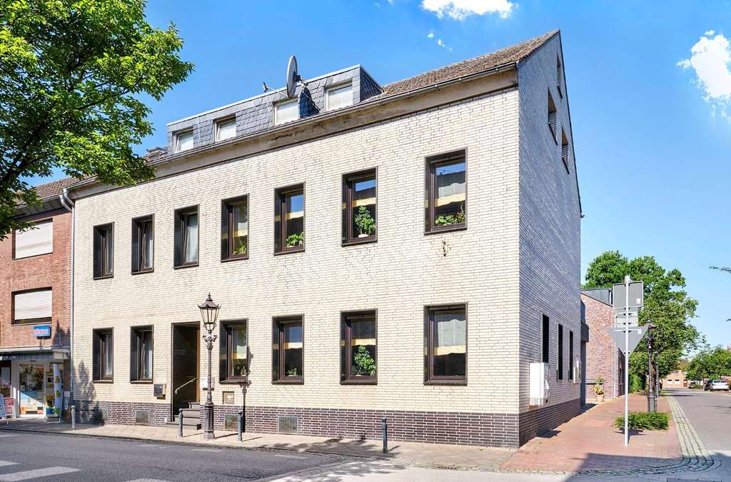 Immobilie in Willich - Mehrfamilienhaus in Willich - Nähe zur A 44 nach Düsseldorf - Bild 0