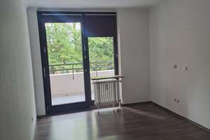 Ruhige Oase in der Stadt!  2 ZKB / Balkon / Tiefgarage. Toplage an der Kahnfahrt.  * Frei * – Oblatterwallstrasse 36 a, 86153 Jakobervorstadt-Nord, Augsburg – Vorschaubild 4
