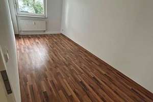 Frisch renovierte 3 raum Wohnung mit Balkon sucht neue Mieter – 4249 Großzschocher, Leipzig – Vorschaubild 8