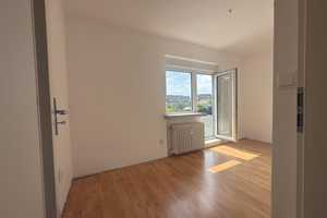  Leverkusen-Rheindorf-Zweifamilienhaus mit 186 m² Wfl., großem 630m² Grundstüc – Leverkusen – Vorschaubild 2