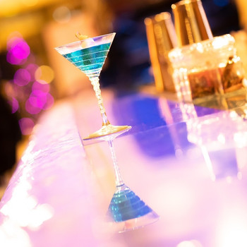 moderne Cocktail Bar & Shisha Lounge im belebten Kiez