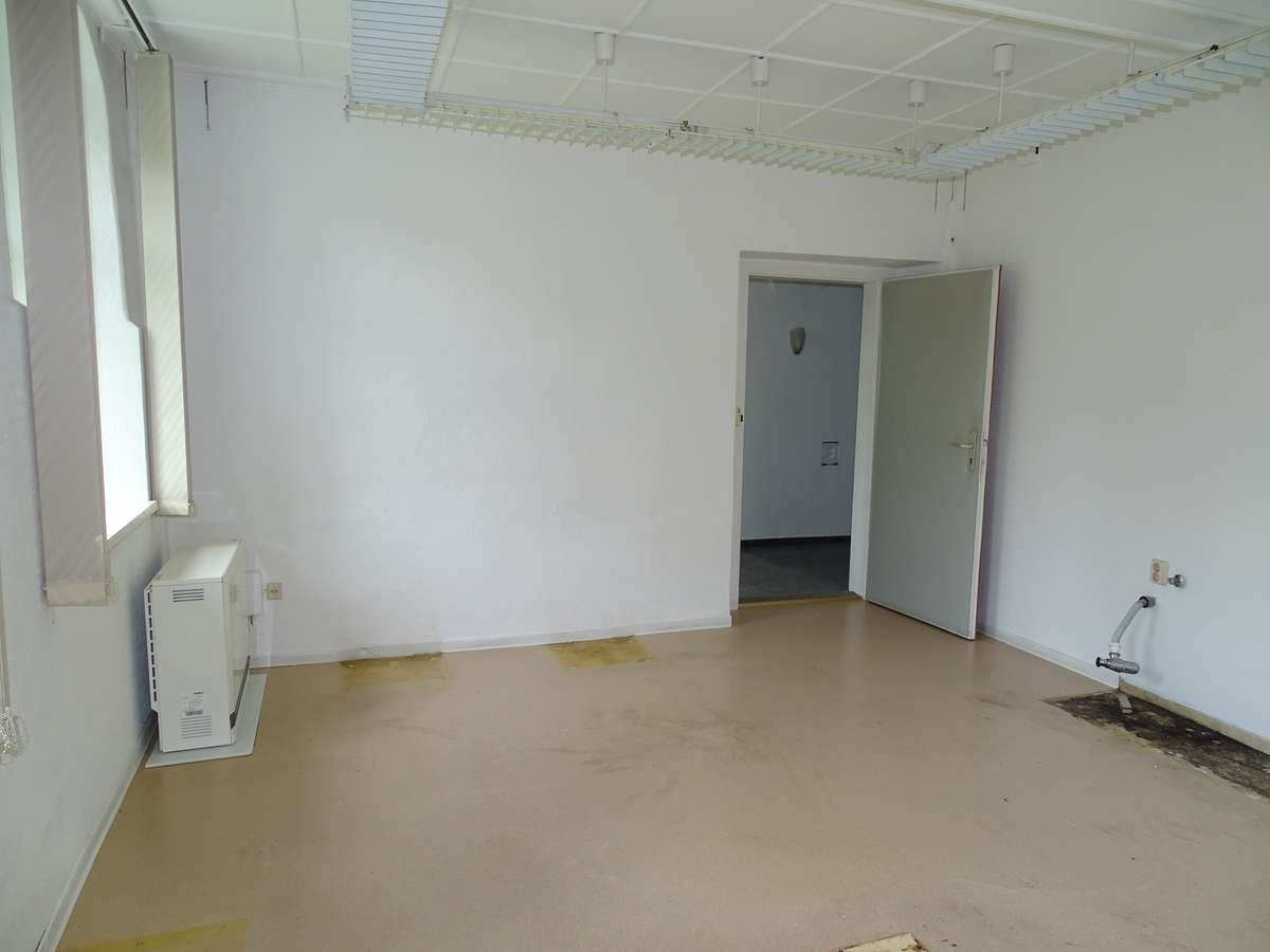 Sprechzimmer links