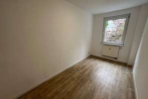 Wohnkomfort in gepflegtem Umfeld | Sanierte 3 RW mit Balkon und inkl. EBK – Eckersbacher Höhe 83, 8066 Eckersbacher Höhe (E1-E4), Zwickau – Vorschaubild 7