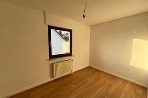 **Großzügiges renoviertes Einfamilienwohnhaus mit schönem Fernblick in attraktiver Wohnlage** – Die vollständige Adresse der Immobilie erhältst du vom Anbieter., 63571 Gelnhausen – Vorschaubild 6