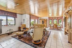 Schönes Ein- bis Zweifamilienhaus von Weber mit Sauna, Garage und Vollkeller