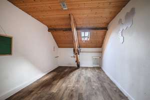 Eilendorf!
Großes, modernisierungsbedürftiges 2-Familienhaus mit Garage und mehreren Stellplätzen – Die vollständige Adresse der Immobilie erhältst du vom Anbieter., 52080 Eilendorf, Aachen – Vorschaubild 27