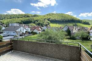 Freistehendes Zweifamilienhaus in idyllischer Ortsrandlage mit viel Potenzial – Die vollständige Adresse der Immobilie erhältst du vom Anbieter., 73252 Lenningen – Vorschaubild 2