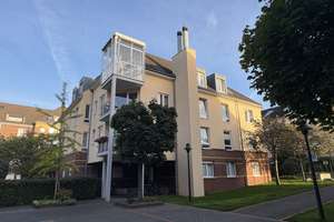 Wohnen mit Weitblick – großzügige 4,5-Zimmer-Wohnung mit Wintergarten, Empore und Rheinnähe 