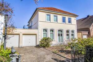 Traumhafte Stadtvilla mit zwei Garagen in Bremen-Schönebeck – Die vollständige Adresse der Immobilie erhältst du vom Anbieter., 28757 Schönebeck, Bremen – Vorschaubild 1