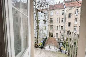 RUHIGE ALTBAUPERLE: STILVOLLE 2-ZIMMER-WOHNUNG MIT BALKON IM HERZEN VON FRIEDENAU I PROVISIONSFREI – Rheinstraße 50, 12161 Friedenau, Berlin – Vorschaubild 14
