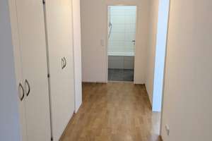 Provisionsfreie, helle 3-Zimmer-Dachgeschosswohnung mit verglaster Loggia, Blick ins Grüne & Aufzug – Kinzigstrasse 8, 38120 Weststadt, Braunschweig – Vorschaubild 11