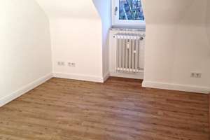 Helle Dachgeschoß-Wohnung am Staufenplatz – Grafenberger Allee 397, 40235 Grafenberg, Düsseldorf – Vorschaubild 2