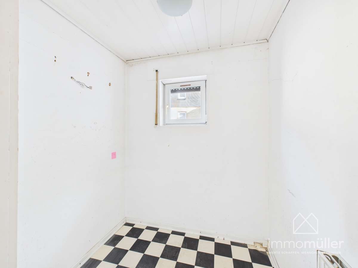 Immobilie in Lautersheim - Einfamilienhaus mit 146 m², Wintergarten & Balkon – familiärer Lage von Lautersheim - Bild 0