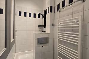 Schöne Wohnung in attraktiver Stadtvilla * Stuck * EBK* Balkon – Manteuffelstraße 8, 12203 Lichterfelde, Berlin – Vorschaubild 14