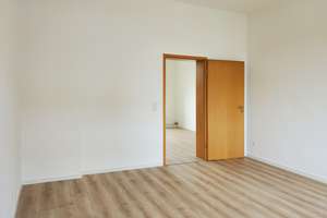 Mit Video: Viel Platz in 2 Zimmern mit großer Küche und Balkon! – Otto-Richter-Straße 45, 39116 Sudenburg, Magdeburg – Vorschaubild 11