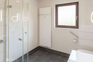 Wohnen mit Mehrwert – Doppelhaushälfte mit zwei Wohnungen und Garten – Die vollständige Adresse der Immobilie erhältst du vom Anbieter., 72768 Altenburg, Reutlingen – Vorschaubild 23