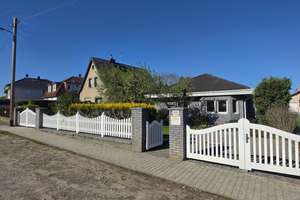 Traumhaftes barrierefreies Schwedenhaus mit großer Terrasse, Pool&Nebengebäude in Berlin-Heinersdorf – Grimselweg 118, 13089 Heinersdorf, Berlin – Vorschaubild 3